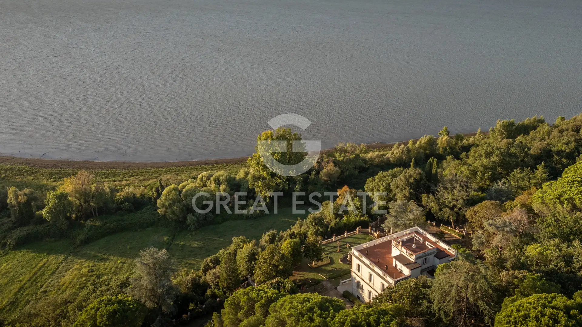 Villa 1097m² in Italy, Perugia. Priced at 2300000€ rent photo-9