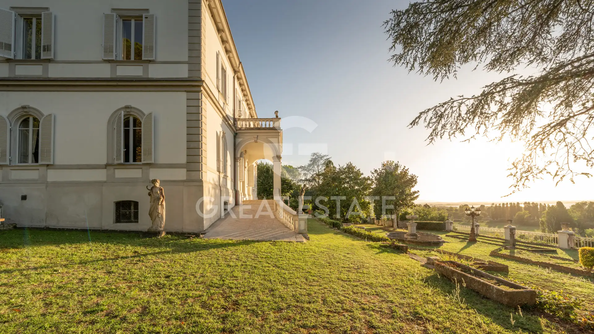 Villa 1097m² in Italy, Perugia. Priced at 2300000€ rent photo-12