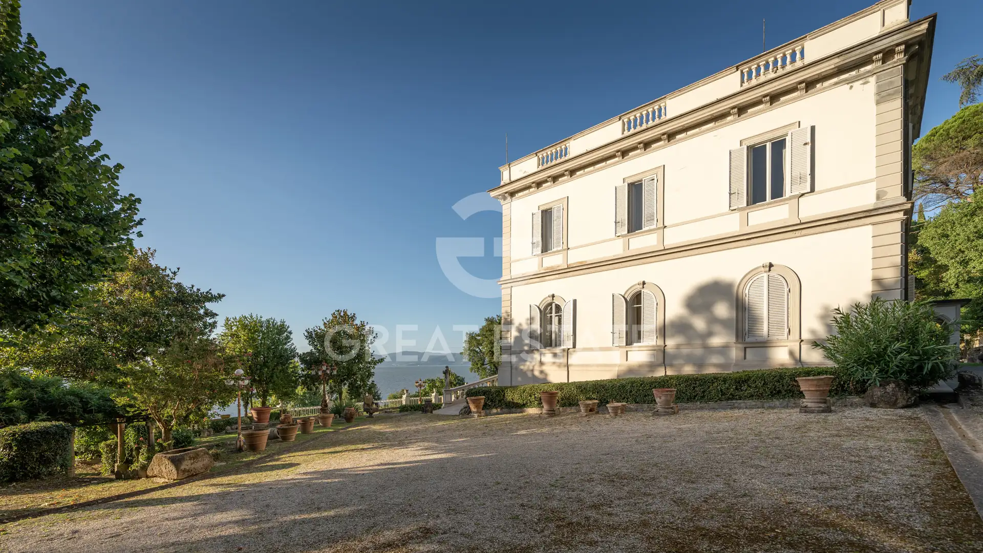 Villa 1097m² in Italy, Perugia. Priced at 2300000€ rent photo-13