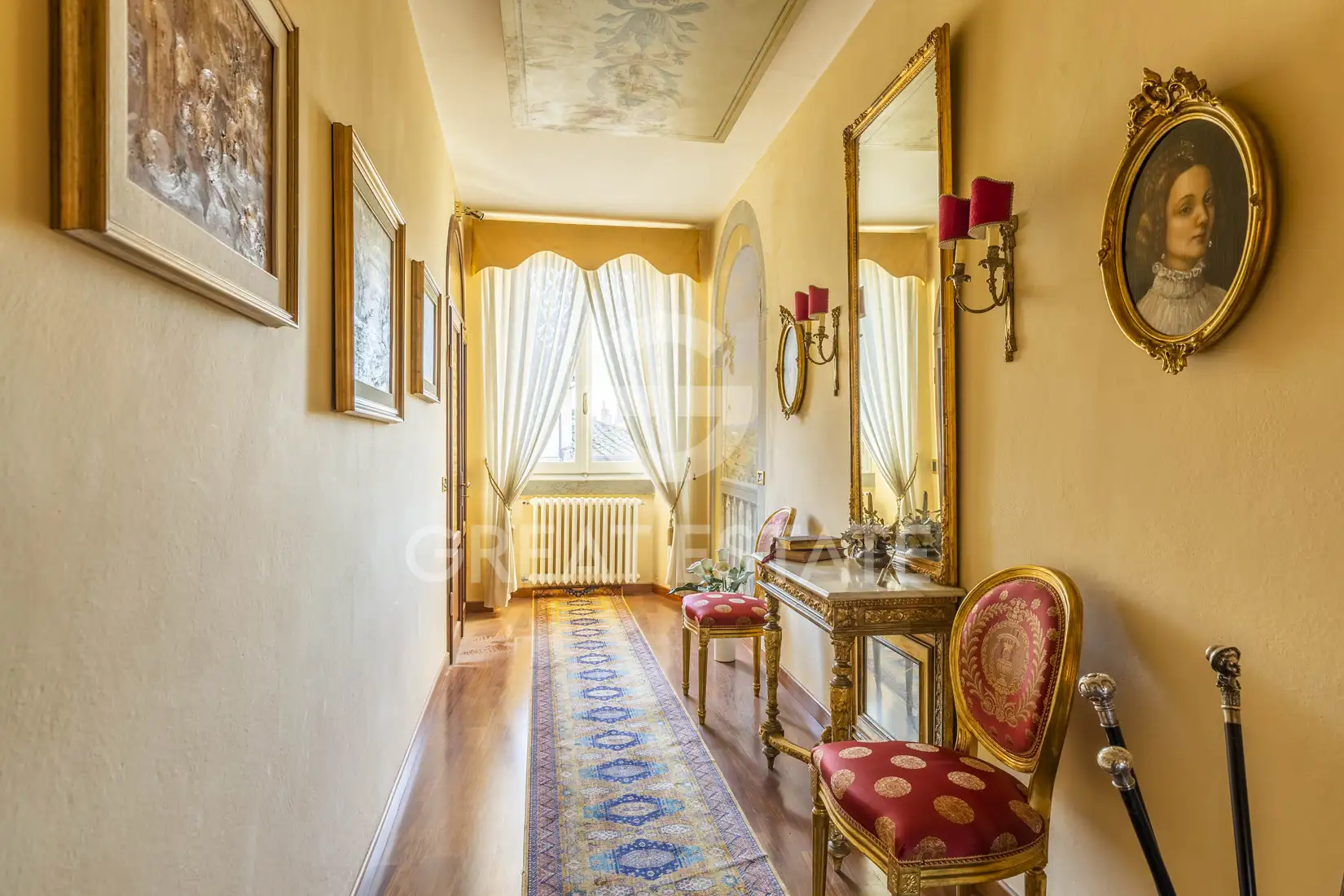 Flat 298m² in Italy, Arezzo. Priced at 520000€ rent photo-6