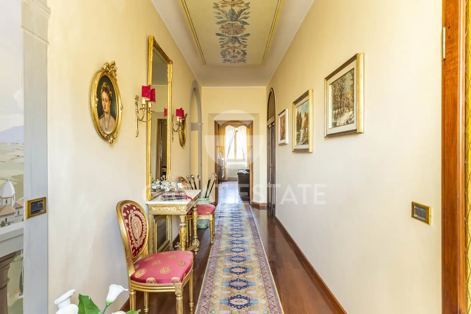 Flat 298m² in Italy, Arezzo. Priced at 520000€ rent photo-7