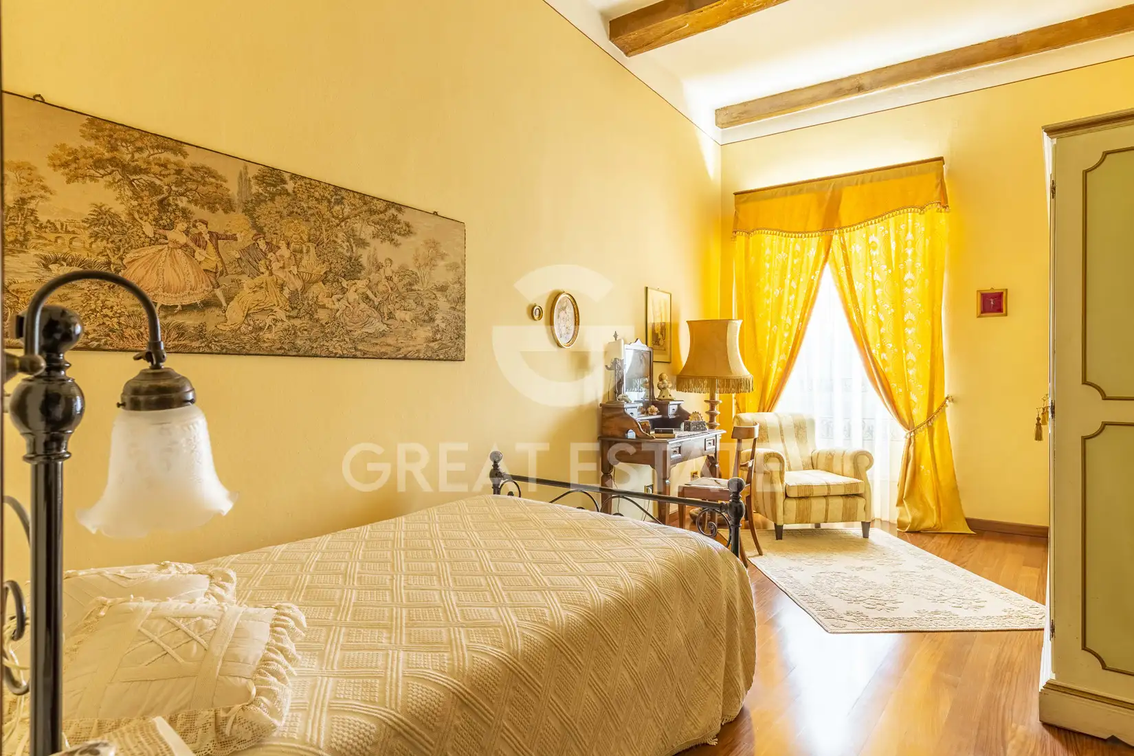 Flat 298m² in Italy, Arezzo. Priced at 520000€ rent photo-13