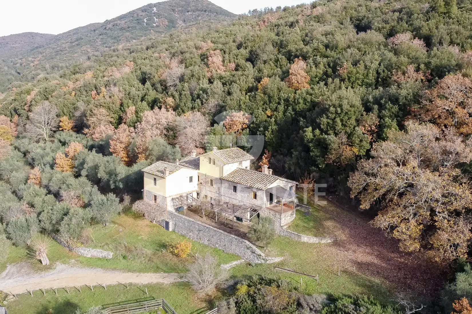 House 2745m² in Italy, Siena. Priced at 2800000€ rent photo-13