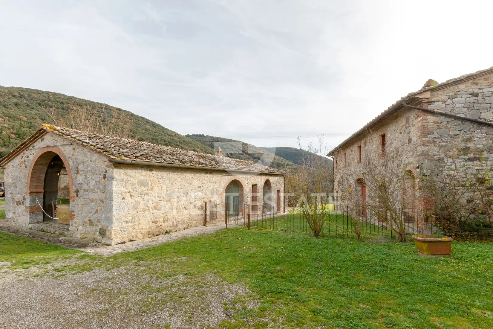 House 2745m² in Italy, Siena. Priced at 2800000€ rent photo-12