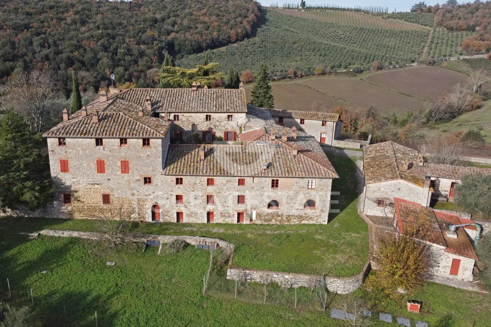 House 2745m² in Italy, Siena. Priced at 2800000€ rent photo-14