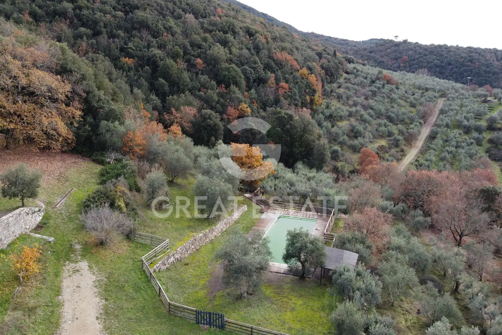 House 2745m² in Italy, Siena. Priced at 2800000€ rent photo-1
