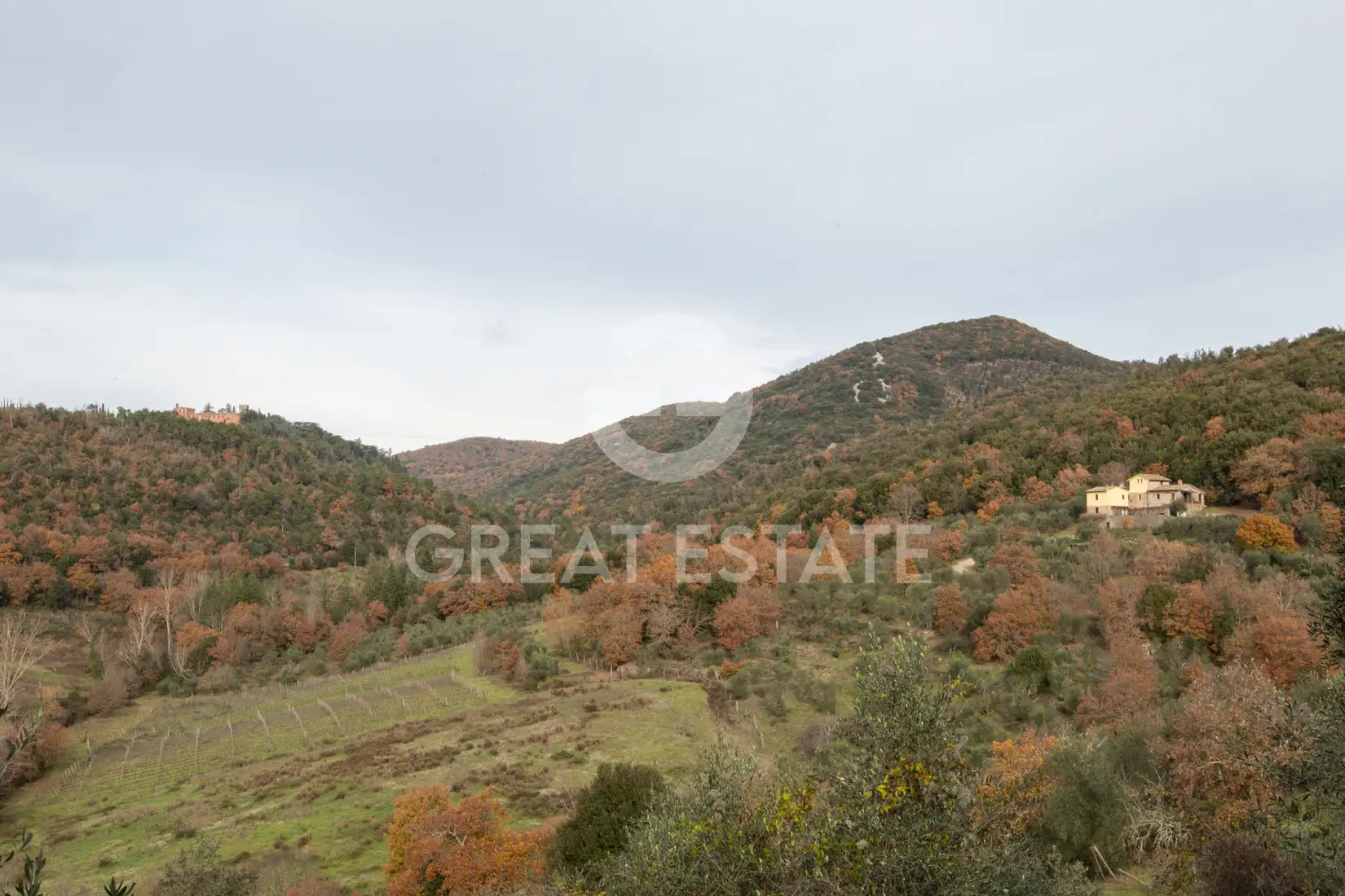 House 2745m² in Italy, Siena. Priced at 2800000€ rent photo-1