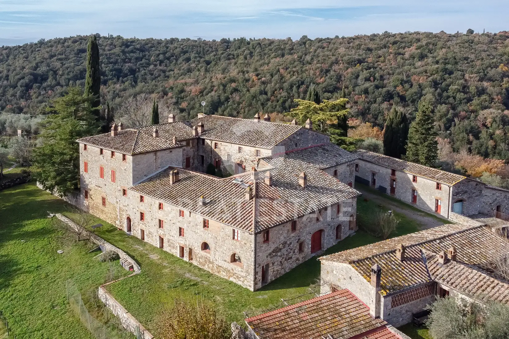 House 2745m² in Italy, Siena. Priced at 2800000€ rent photo-7