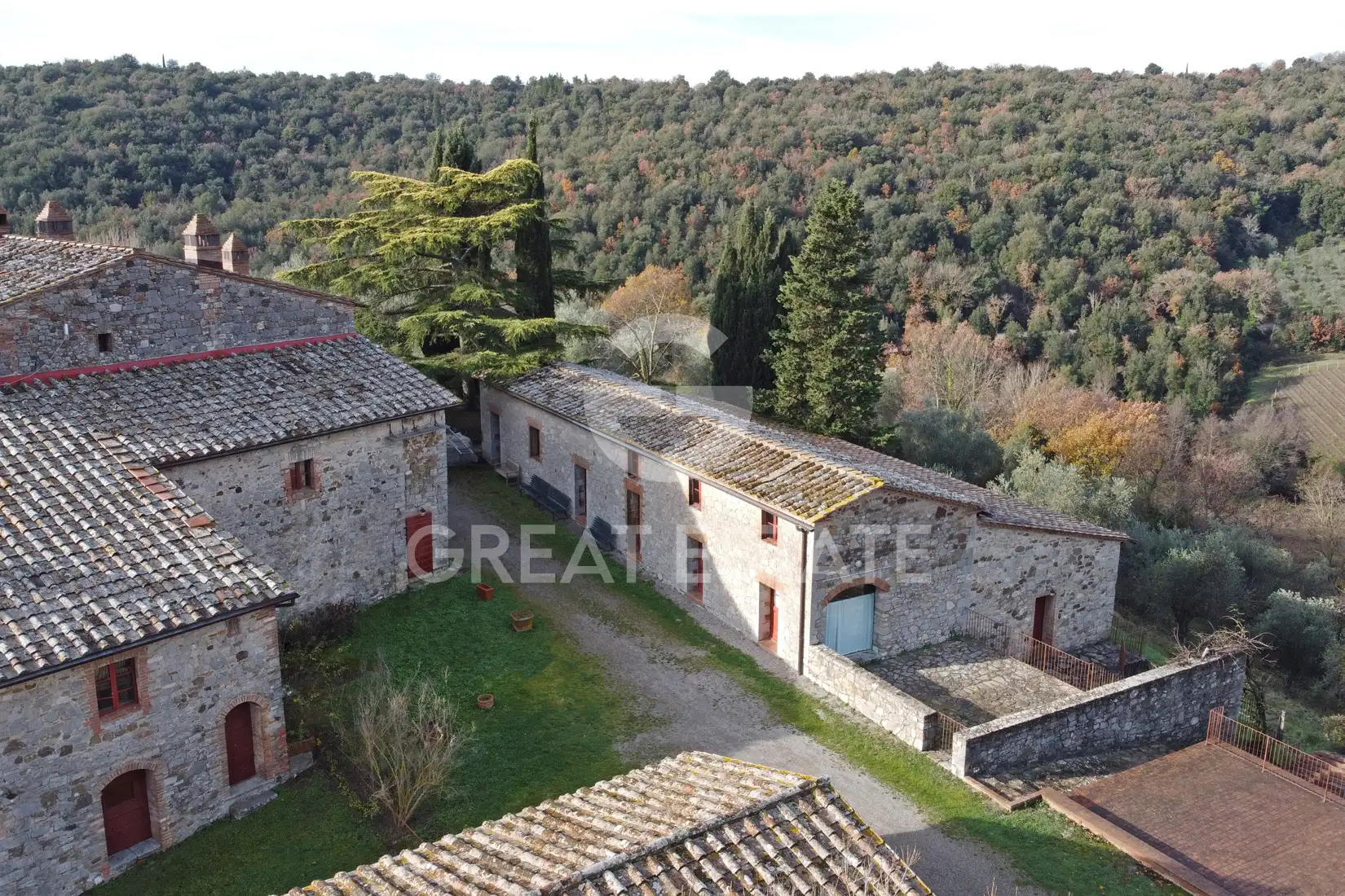 House 2745m² in Italy, Siena. Priced at 2800000€ rent photo-12