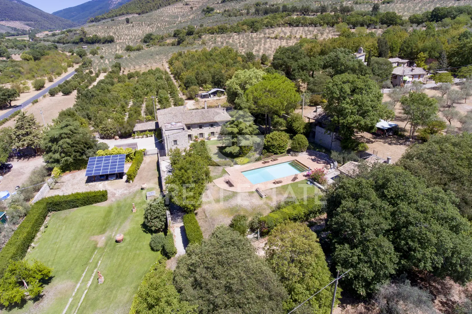 House 530m² in Italy, Perugia. Priced at 1300000€ rent photo-1