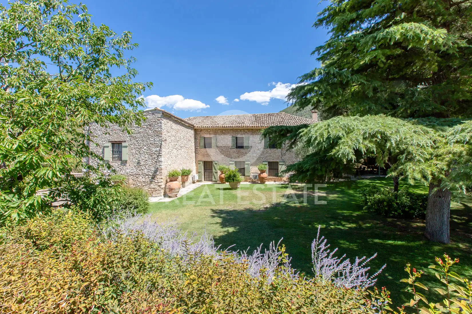 House 530m² in Italy, Perugia. Priced at 1300000€ rent photo-2