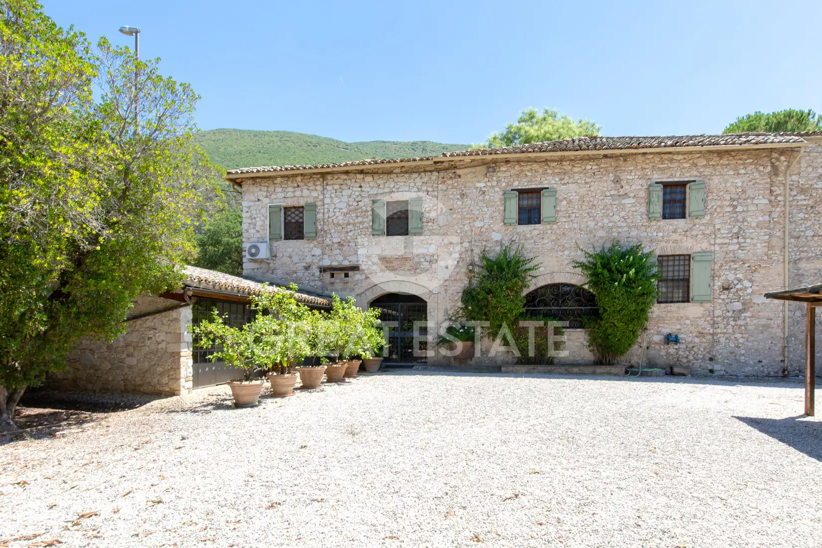 House 530m² in Italy, Perugia. Priced at 1300000€ rent photo-5