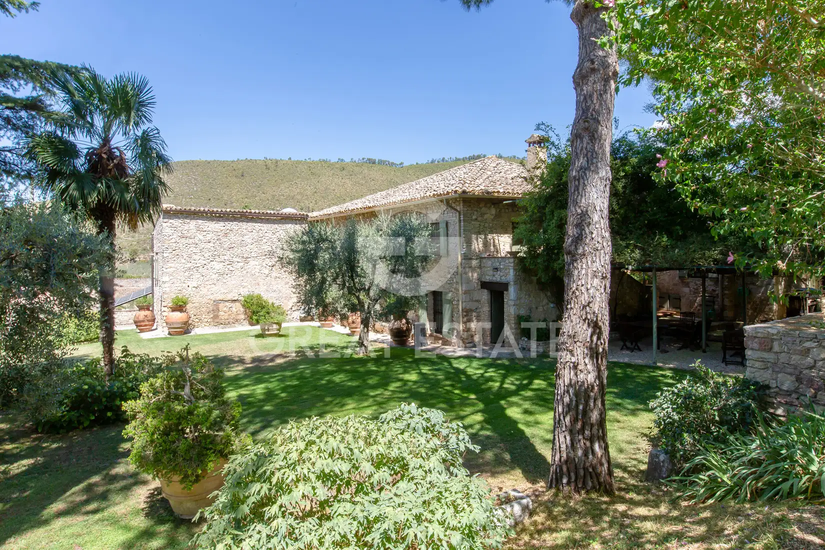 House 530m² in Italy, Perugia. Priced at 1300000€ rent photo-7