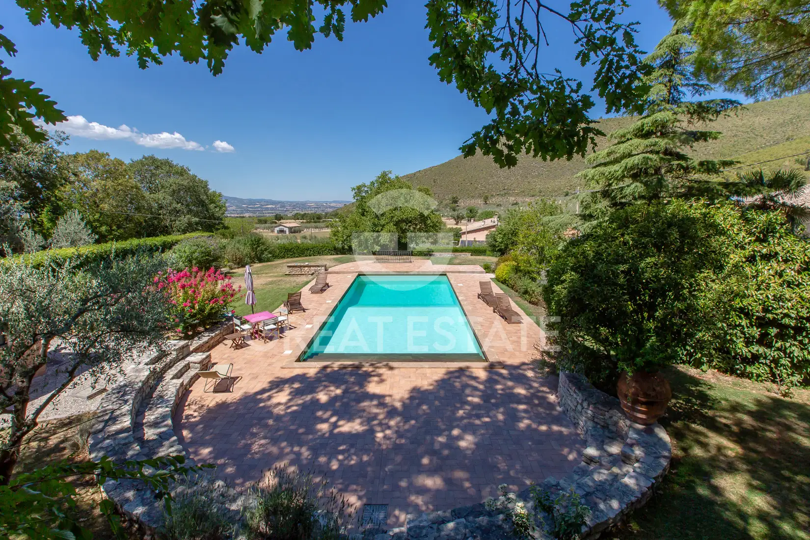 House 530m² in Italy, Perugia. Priced at 1300000€ rent photo-11