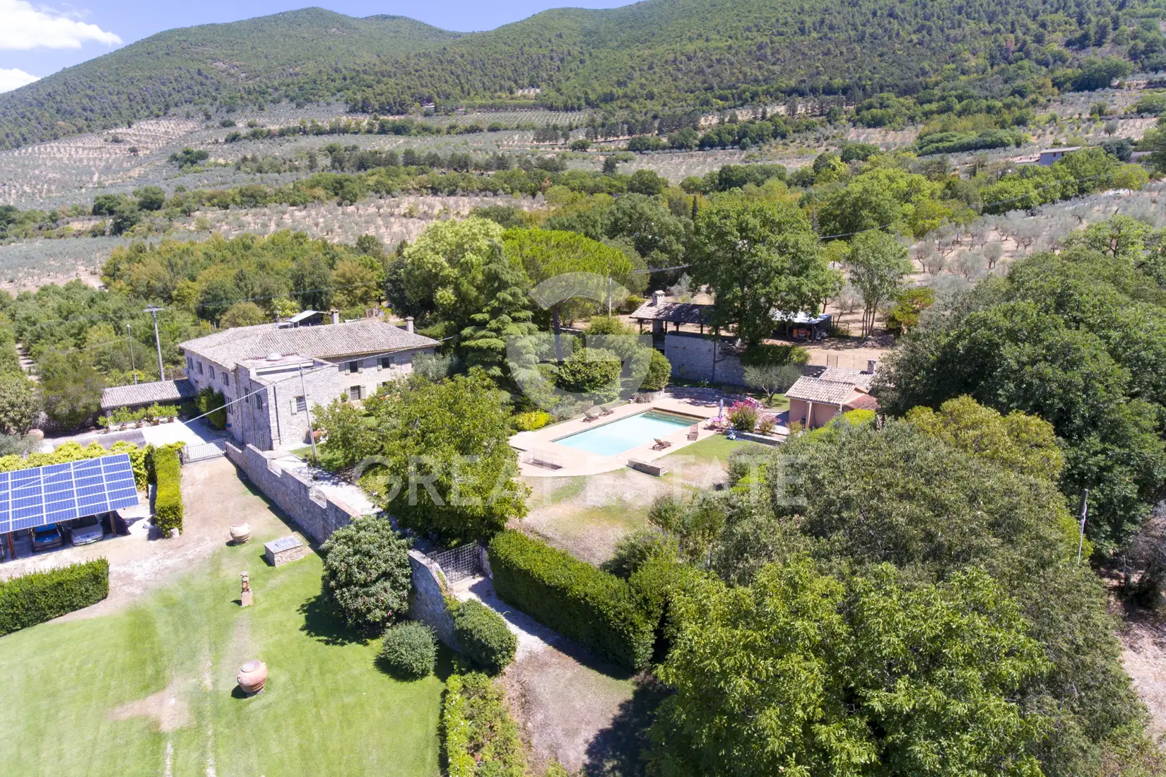 House 530m² in Italy, Perugia. Priced at 1300000€ rent photo-15