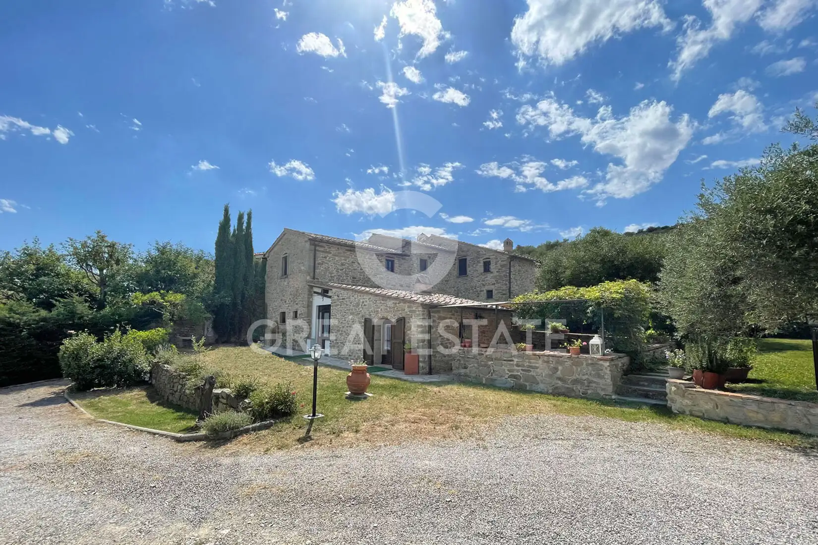 House 345m² in Italy, Arezzo. Priced at 1400000€ rent photo-2