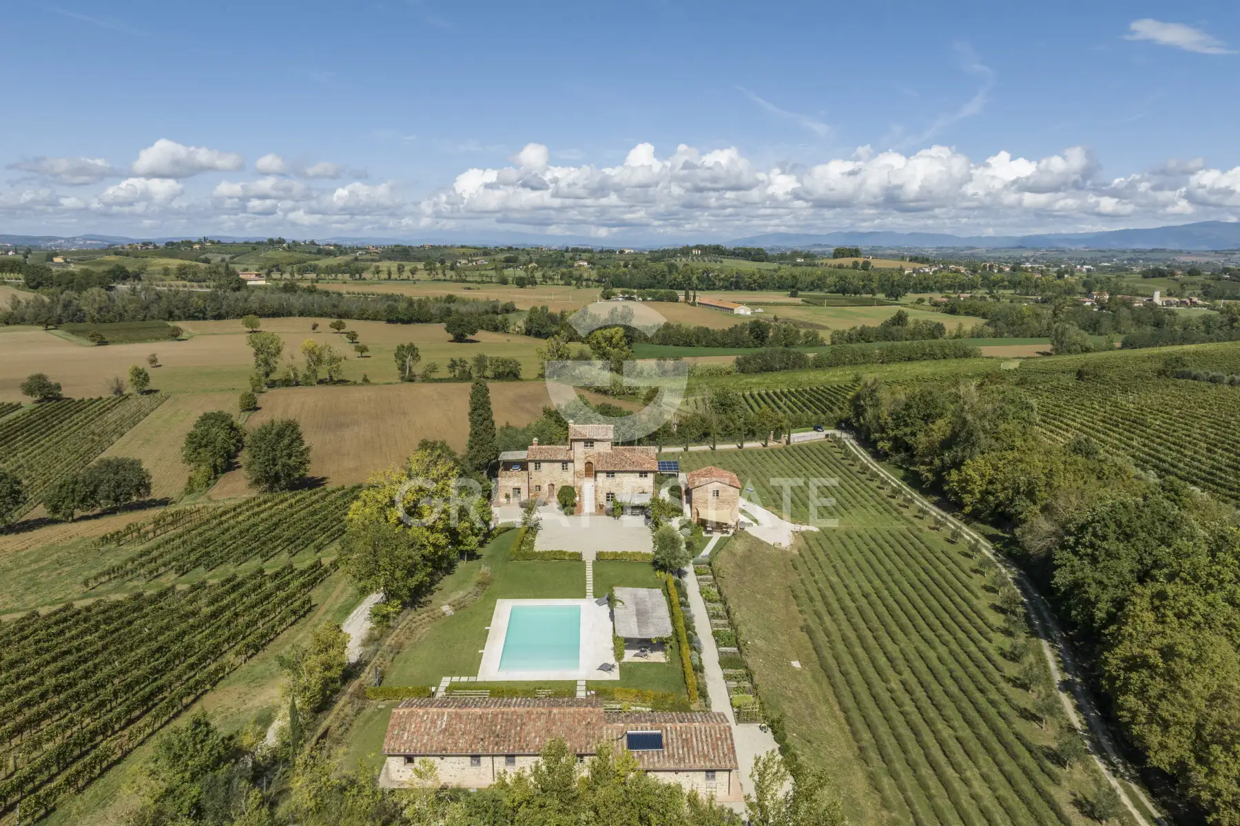 House 588m² in Italy, Siena. Priced at 3200000€ rent photo-2