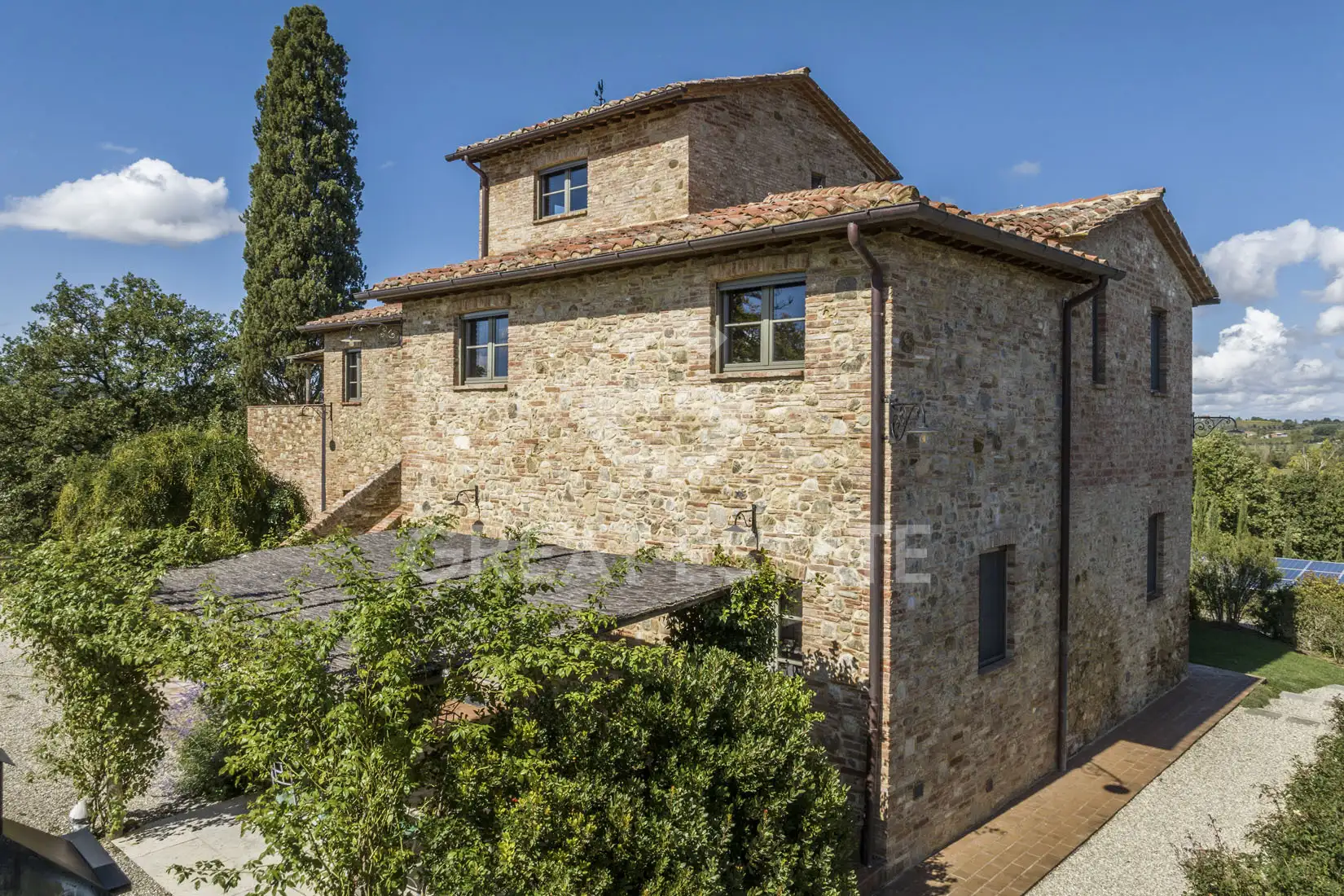 House 588m² in Italy, Siena. Priced at 3200000€ rent photo-7