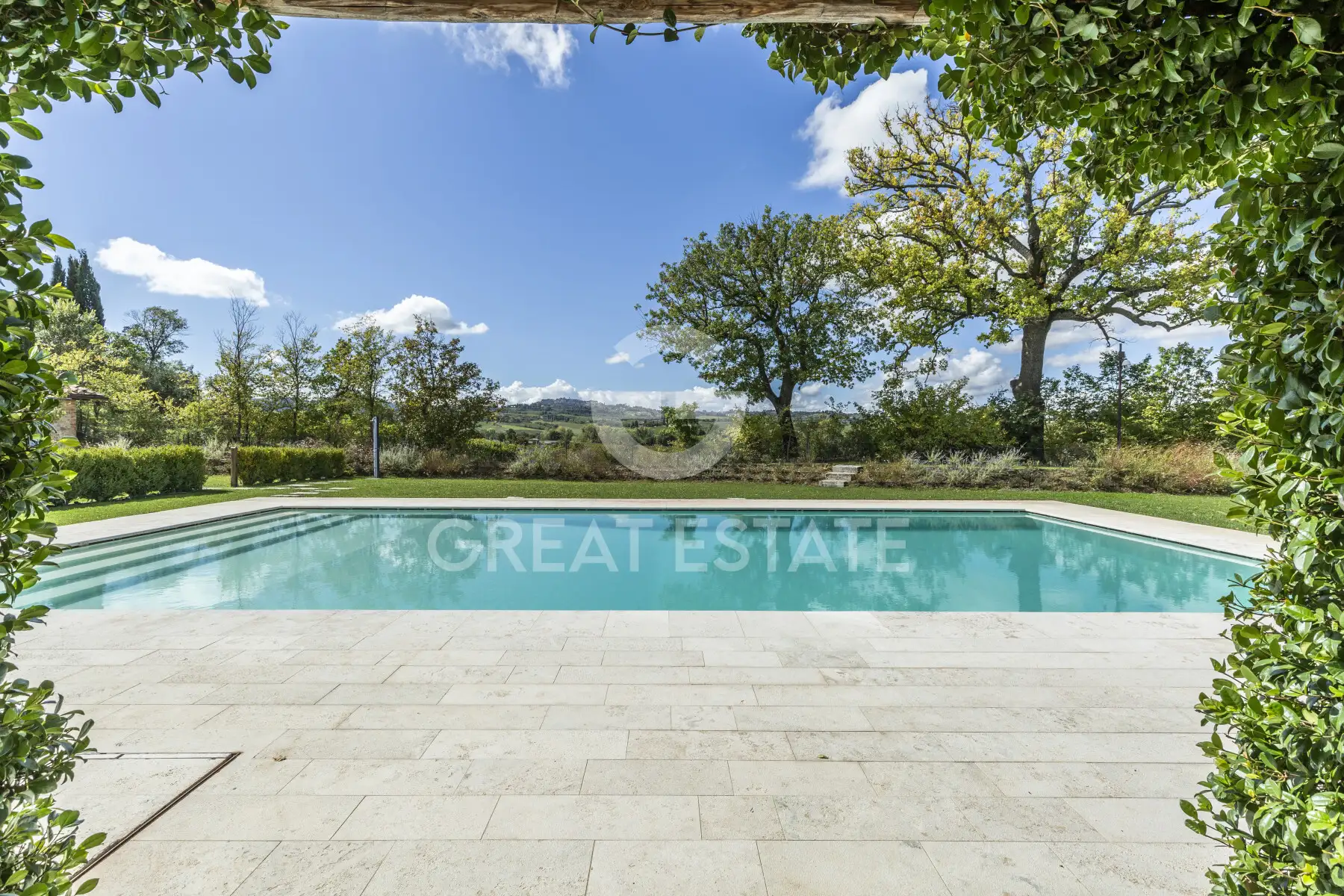 House 588m² in Italy, Siena. Priced at 3200000€ rent photo-9