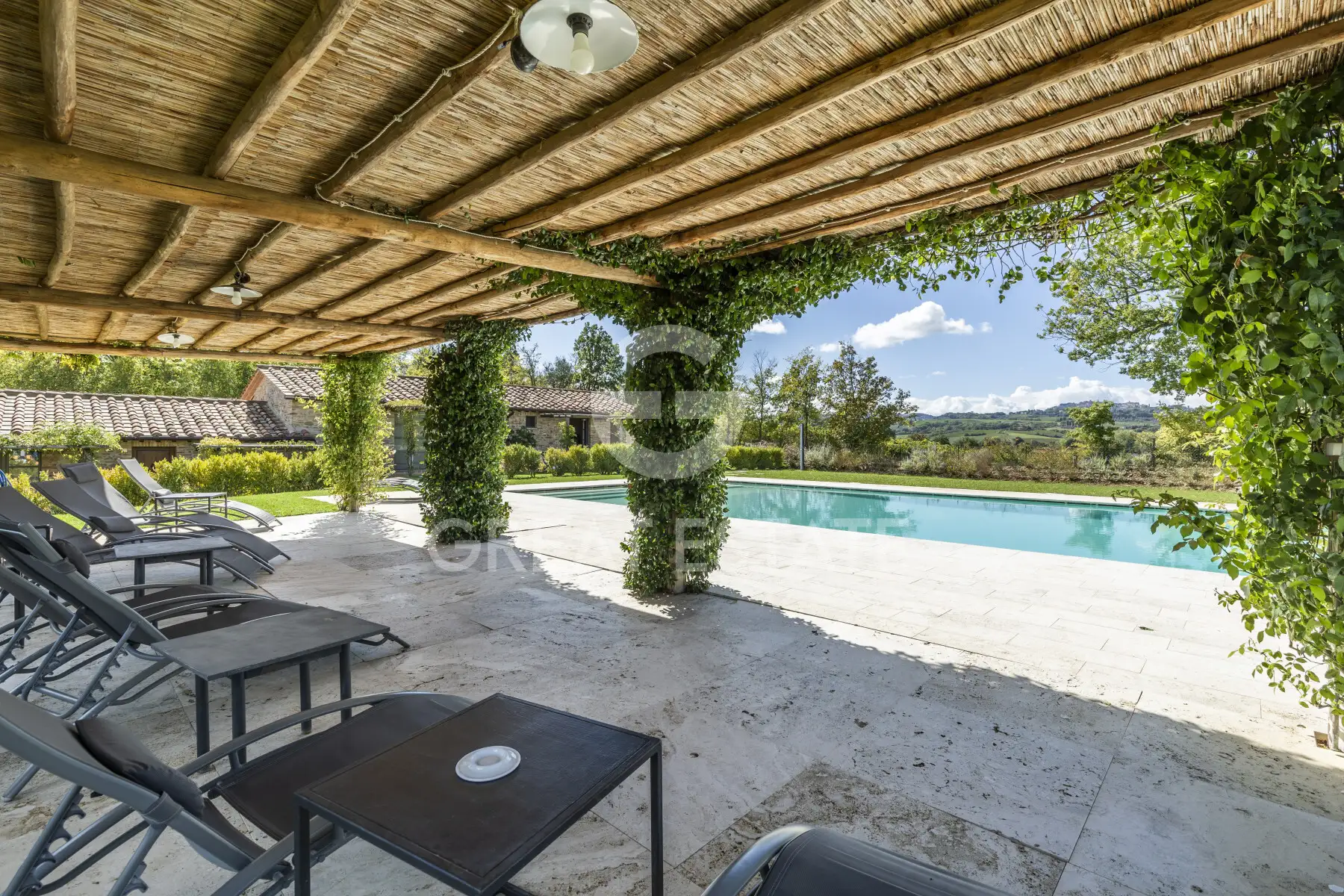 House 588m² in Italy, Siena. Priced at 3200000€ rent photo-10