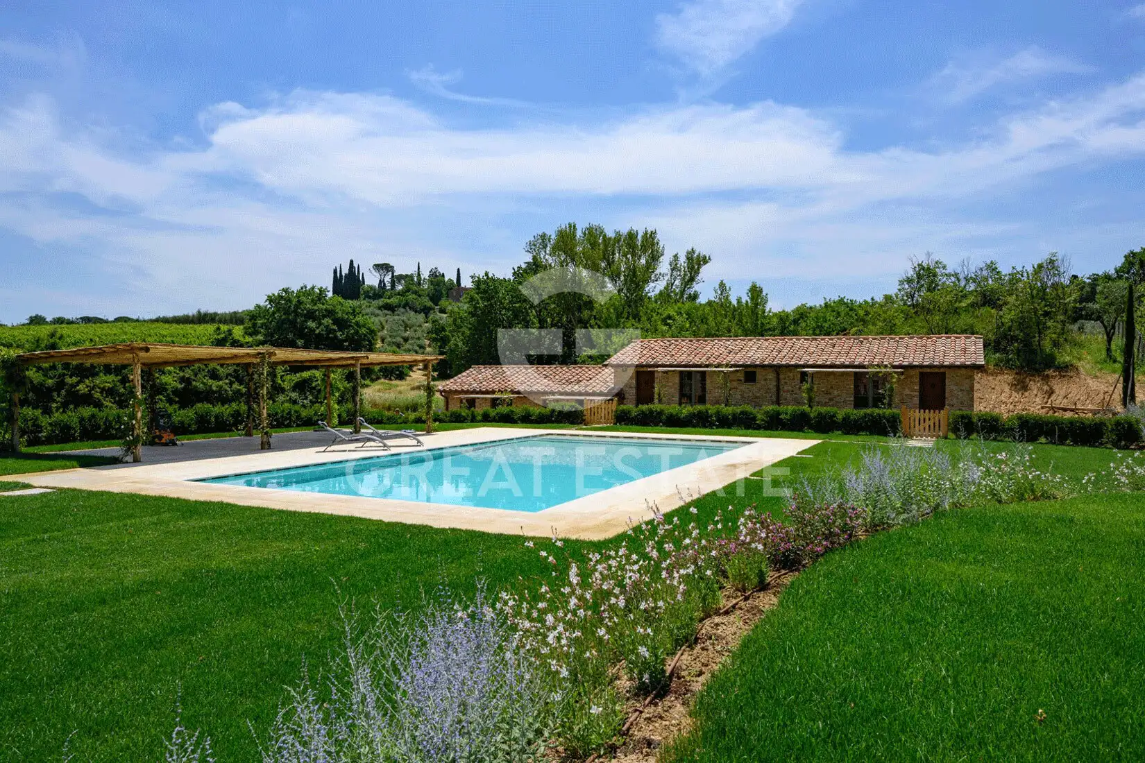 House 588m² in Italy, Siena. Priced at 3200000€ rent photo-15