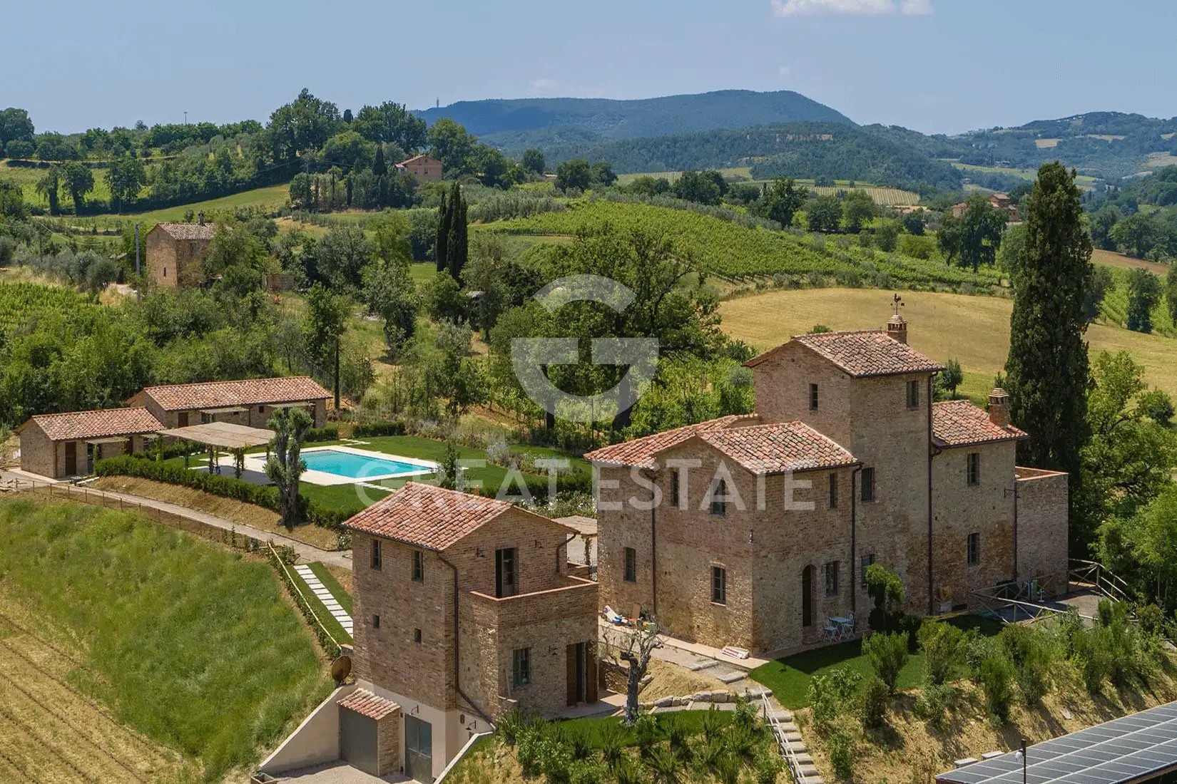 House 588m² in Italy, Siena. Priced at 3800000€ rent photo-15