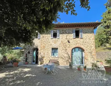 Buy in Italy for 780000€