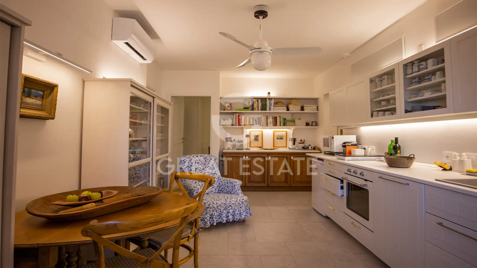 Flat 194m² in Italy, Grosseto. Priced at 720000€ rent photo-14