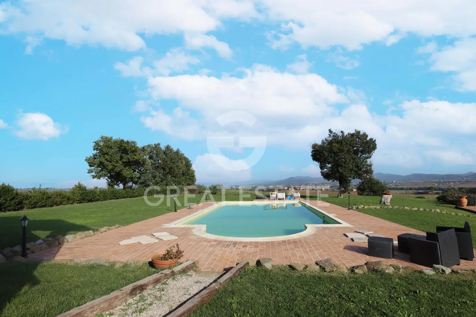 House 722m² in Italy, Perugia. Priced at 850000€ rent photo-6