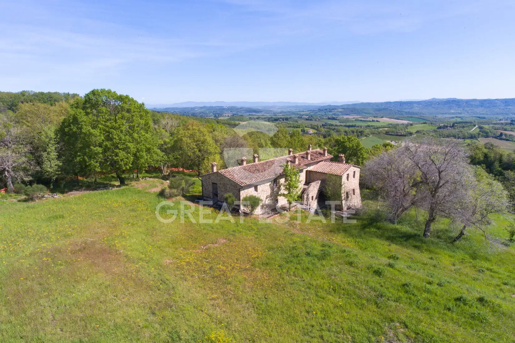 House 338m² in Italy, Siena. Priced at 2200000€ rent photo-1