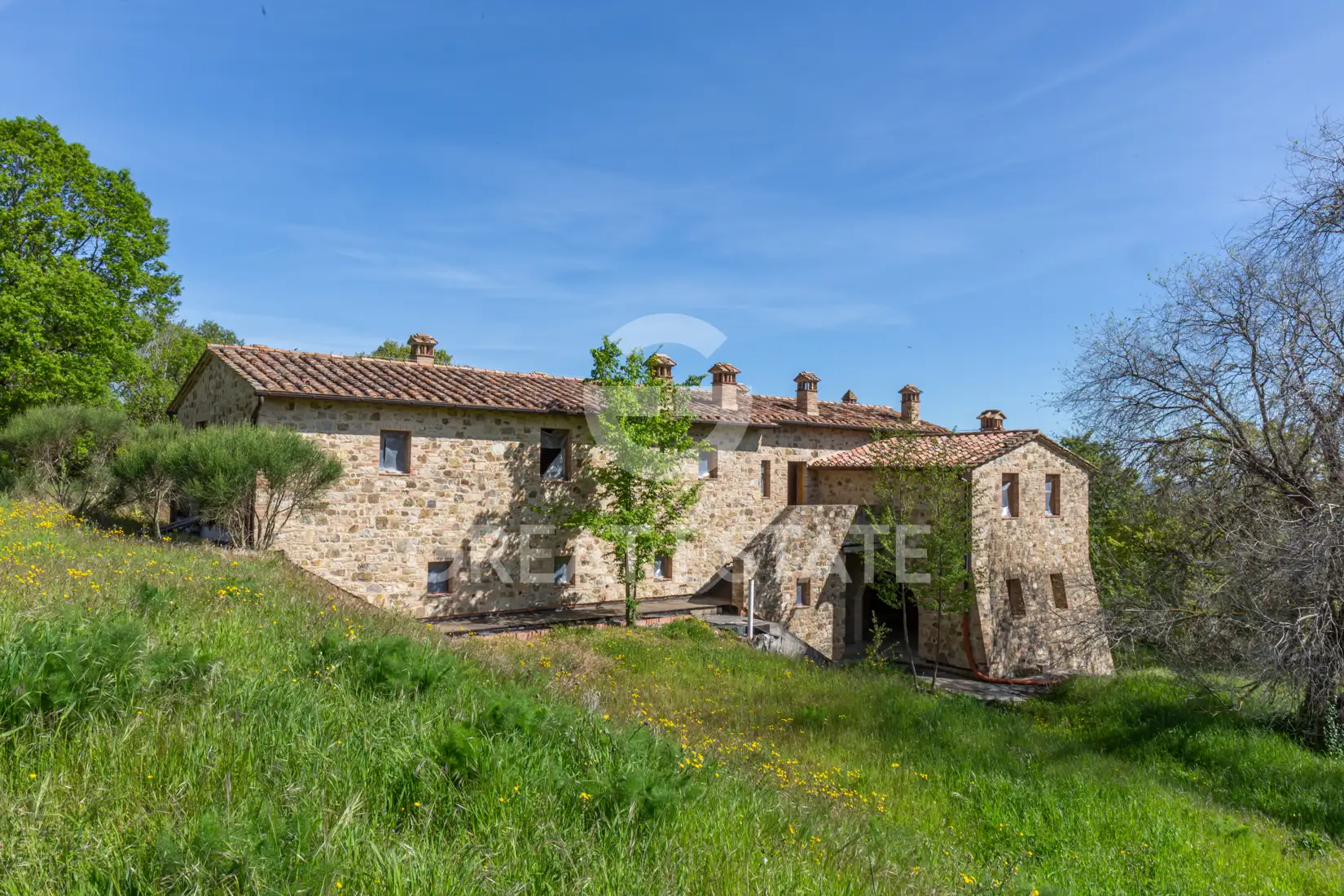House 338m² in Italy, Siena. Priced at 2200000€ rent photo-5