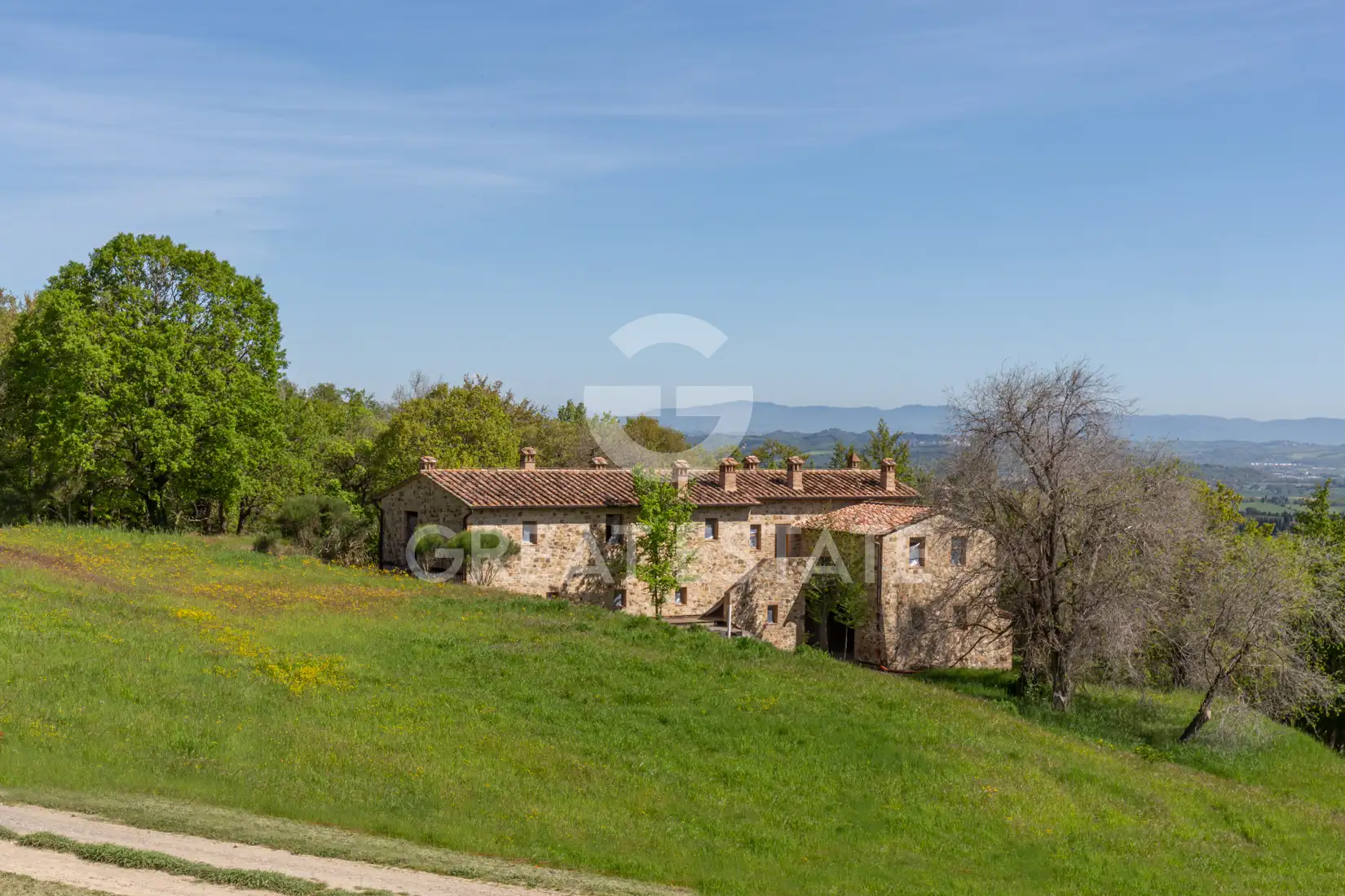 House 338m² in Italy, Siena. Priced at 2200000€ rent photo-7