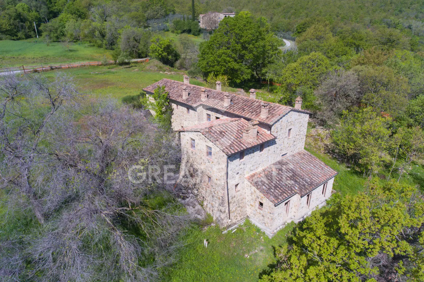 House 338m² in Italy, Siena. Priced at 2200000€ rent photo-9