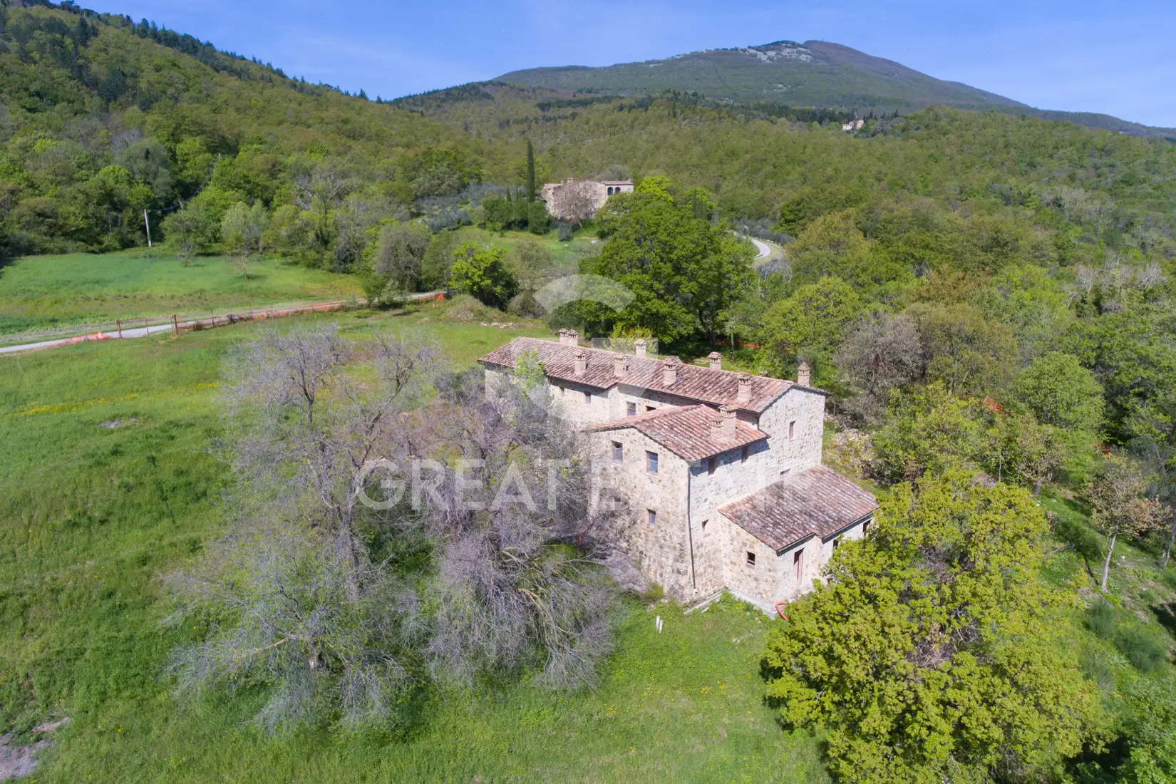 House 338m² in Italy, Siena. Priced at 2200000€ rent photo-10
