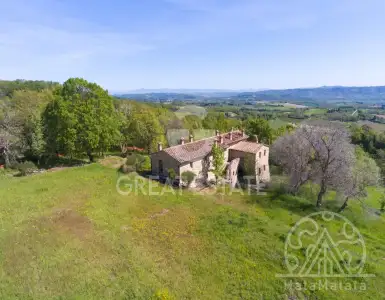 Buy in Italy for 2200000€