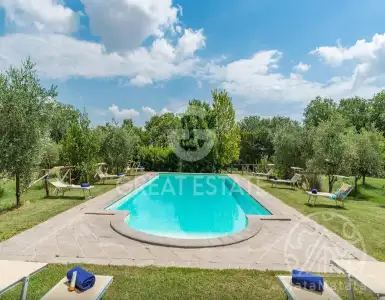 Buy in Italy for 1090000€