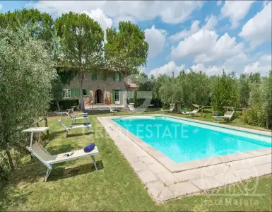 Buy in Italy for 1350000€