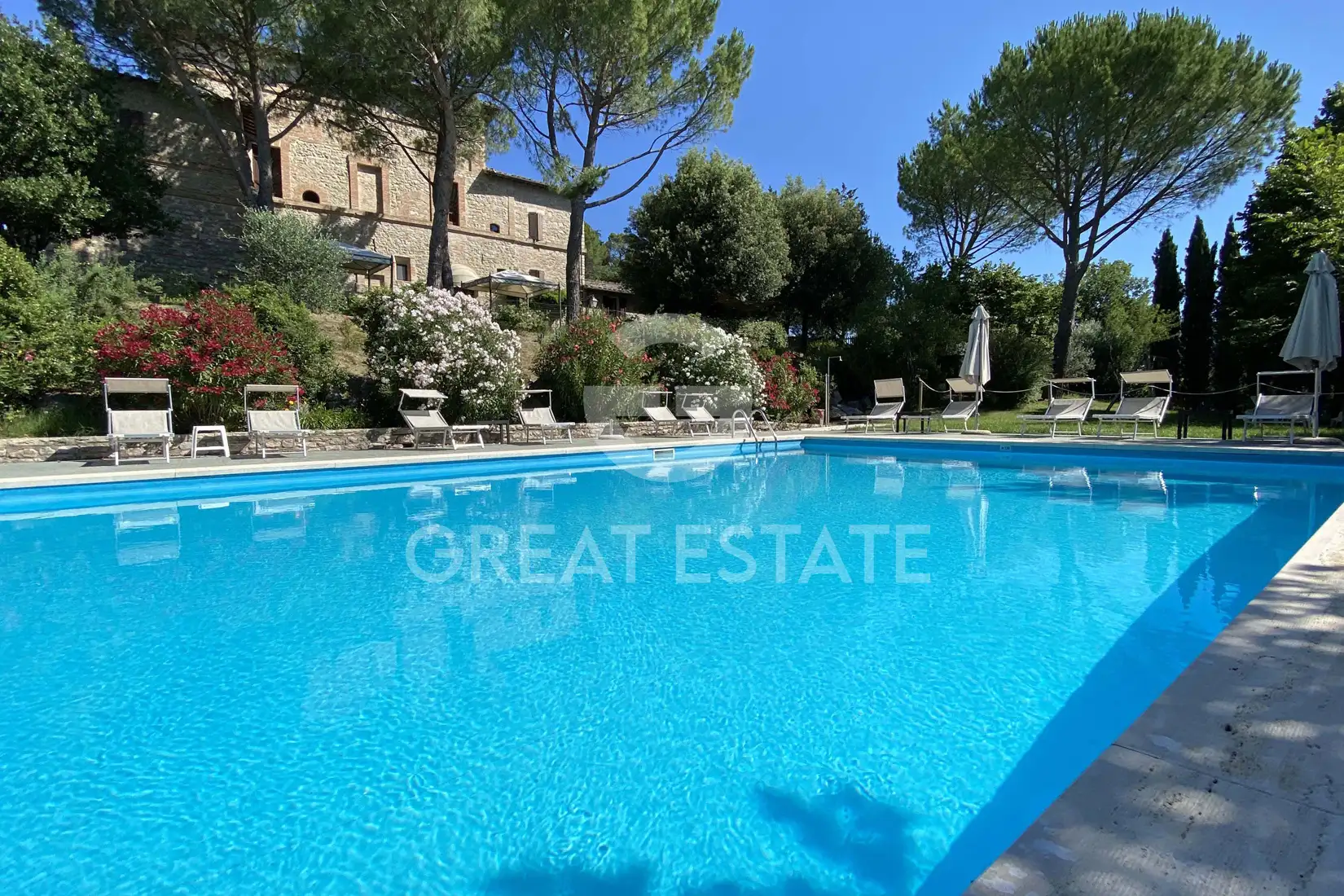 House 1324m² in Italy, Perugia. Priced at 1380000€ rent photo-14