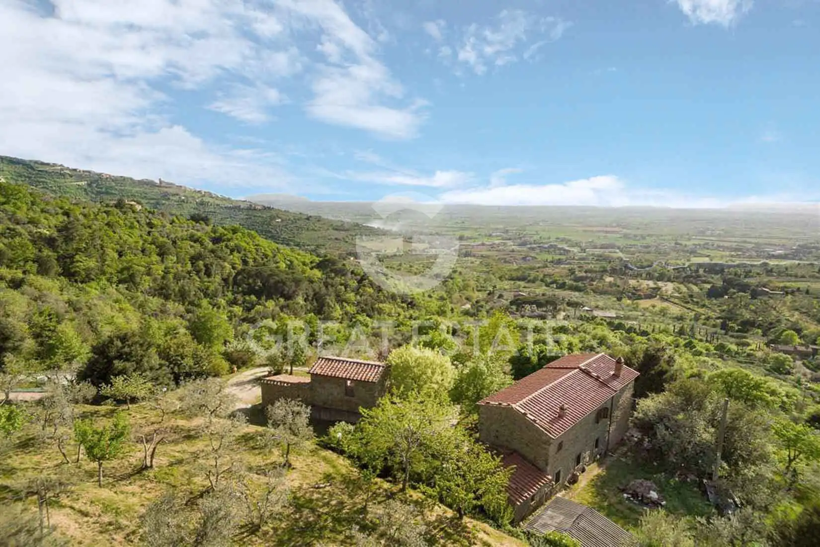 House 265m² in Italy, Arezzo. Priced at 730000€ rent photo-1