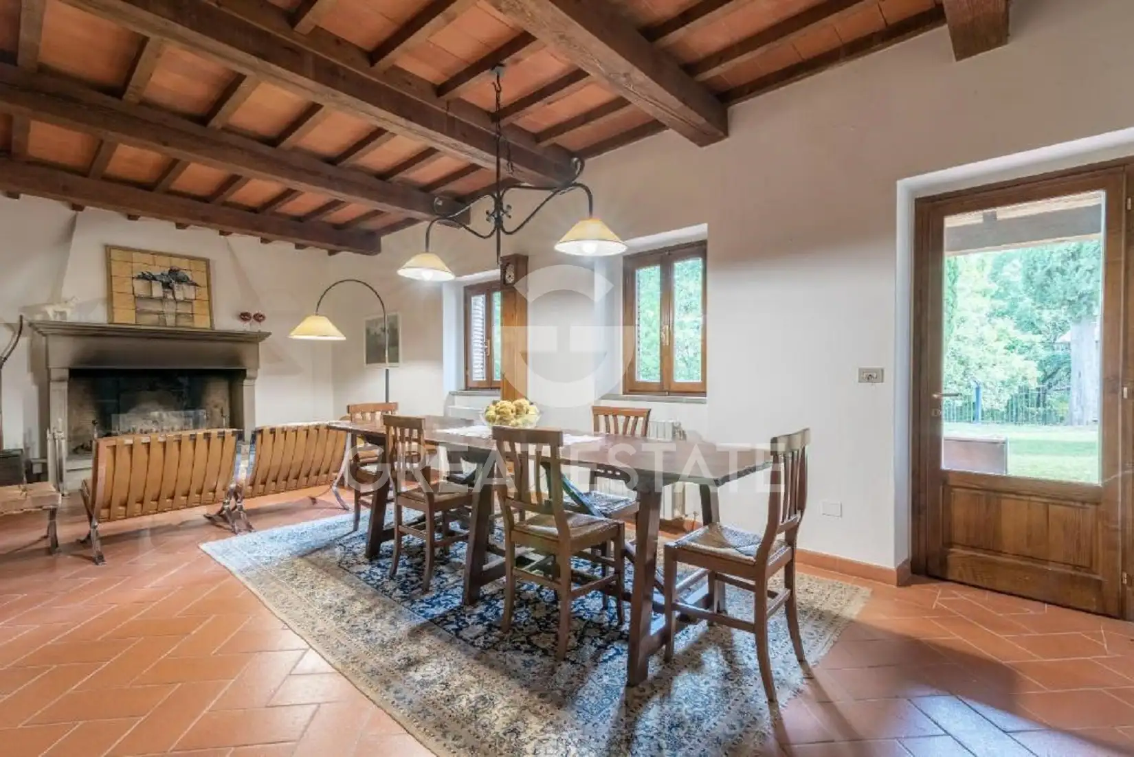 House 1117m² in Italy, Arezzo. Priced at 1490000€ rent photo-14