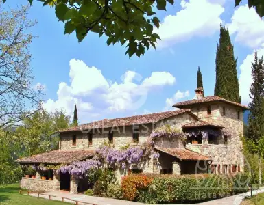 Buy in Italy for 1490000€