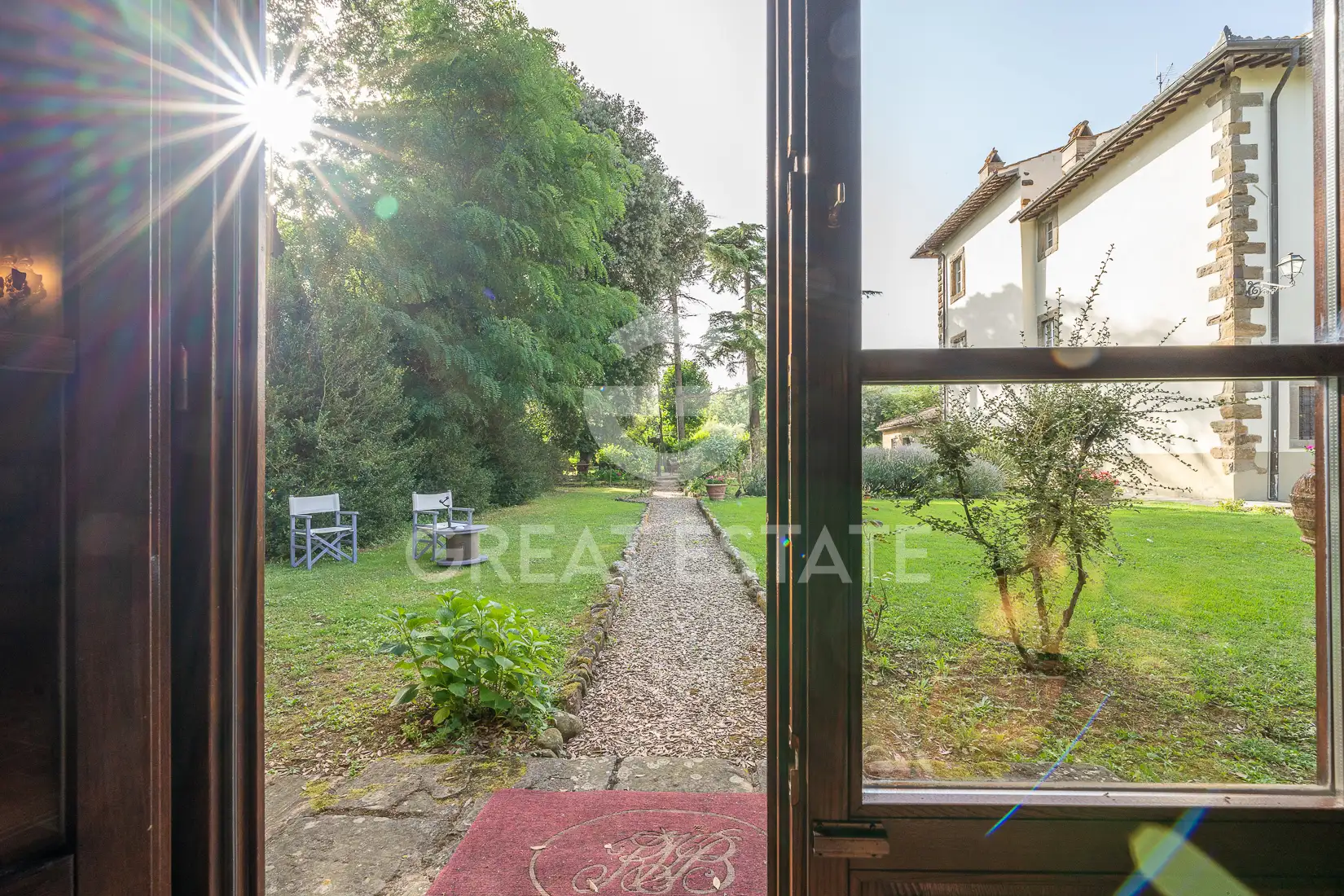 House 1075m² in Italy, Arezzo. Priced at 3500000€ rent photo-14