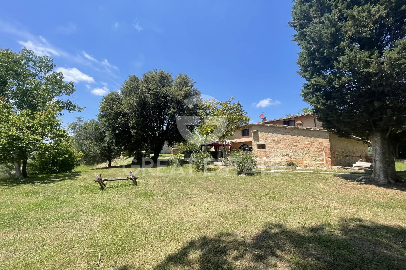 House 599m² in Italy, Siena. Priced at 1190000€ rent photo-12