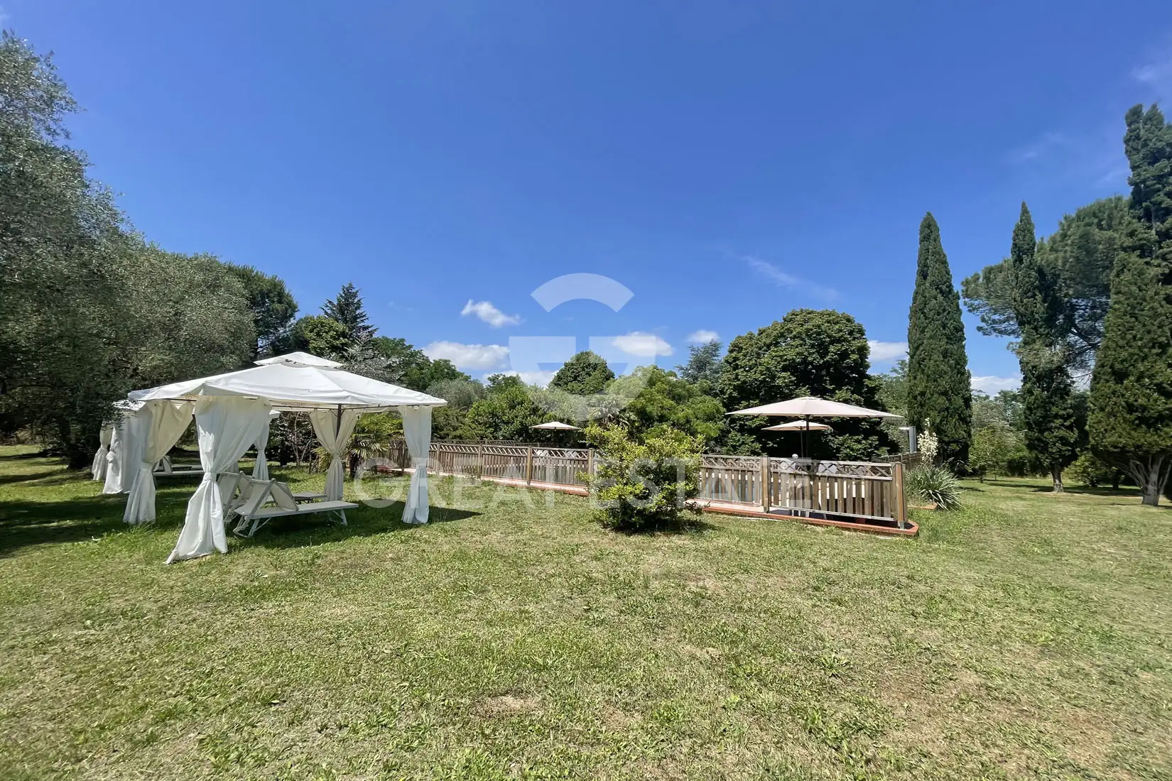 House 599m² in Italy, Siena. Priced at 1190000€ rent photo-13