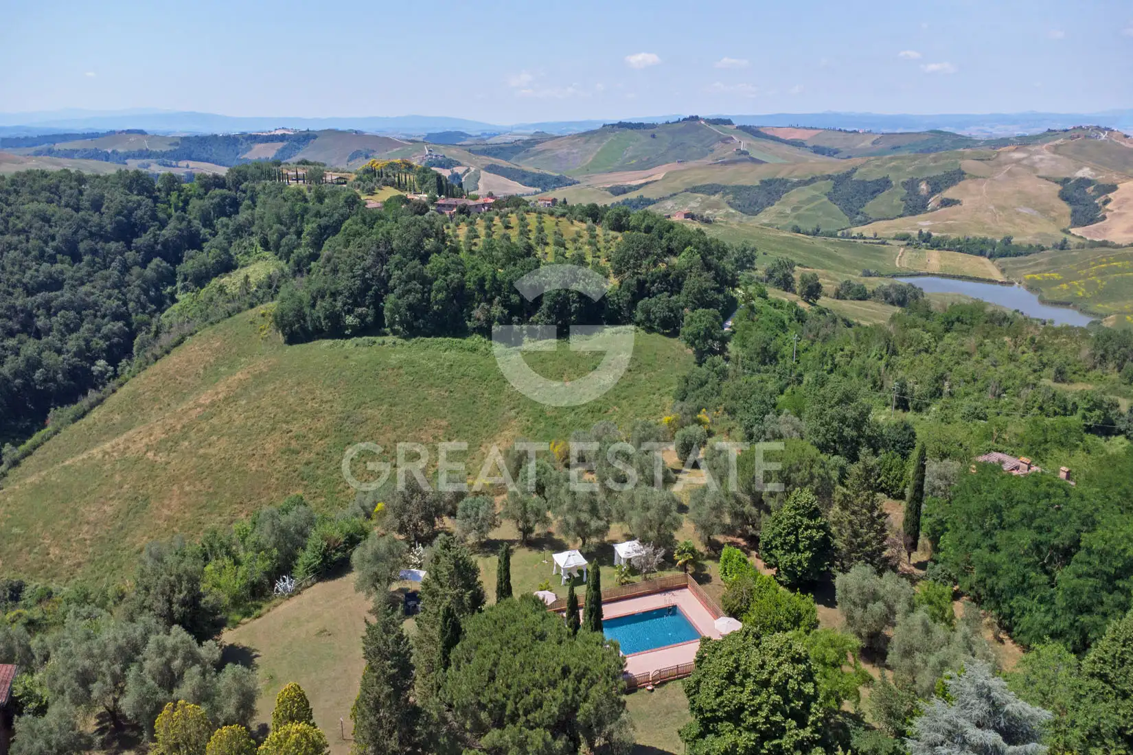 House 599m² in Italy, Siena. Priced at 1190000€ rent photo-15