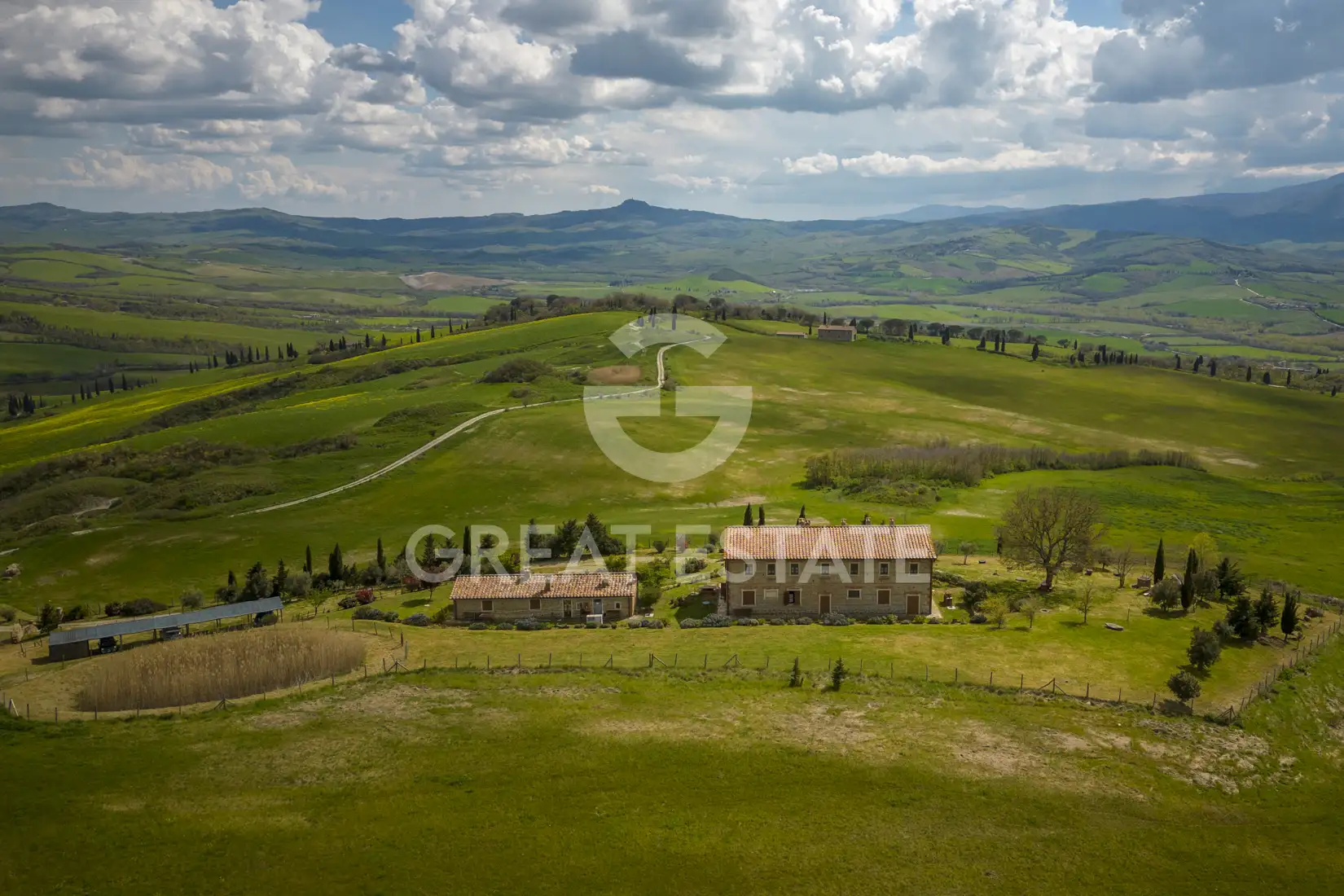 House 578m² in Italy, Siena. Priced at 2400000€ rent photo-1