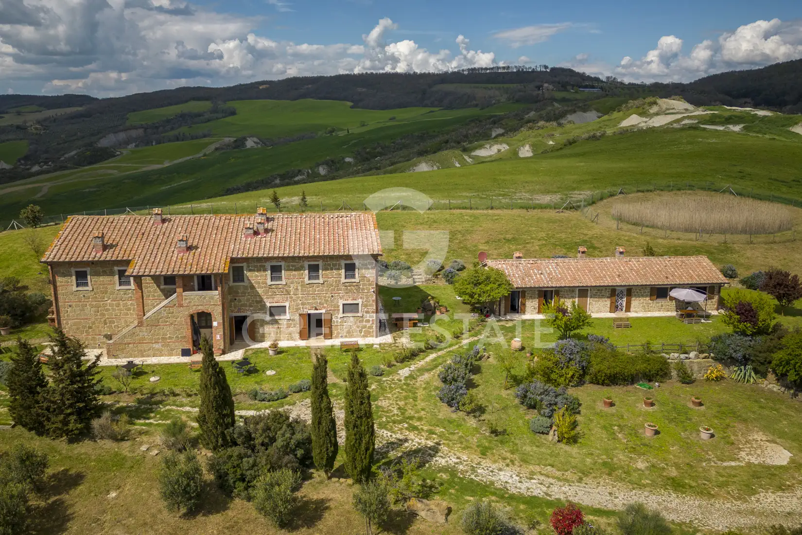 House 578m² in Italy, Siena. Priced at 2400000€ rent photo-2
