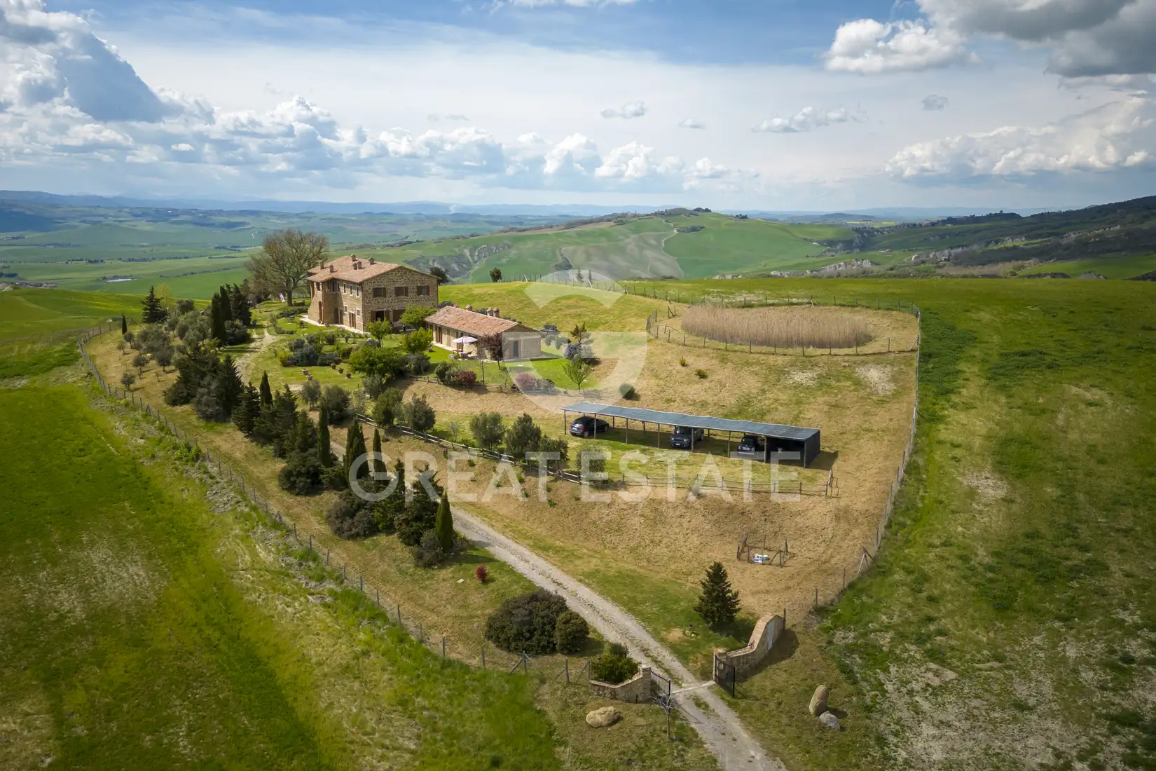 House 578m² in Italy, Siena. Priced at 2400000€ rent photo-5