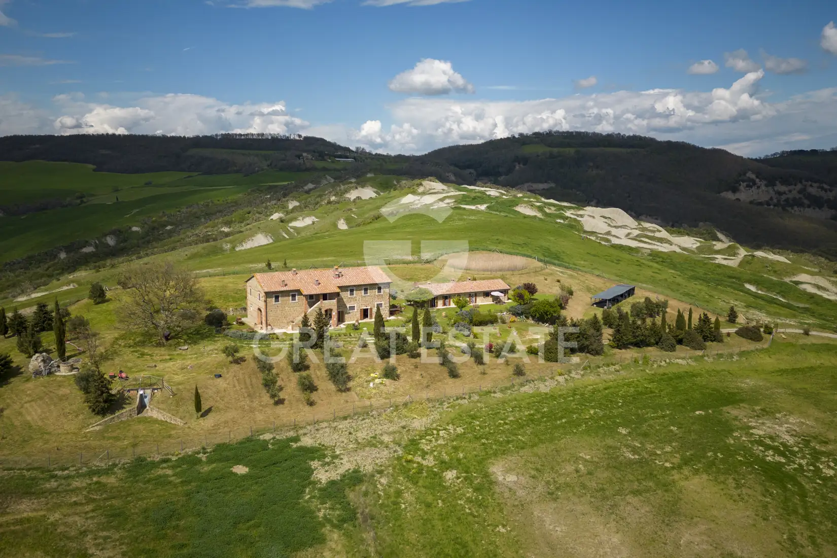 House 578m² in Italy, Siena. Priced at 2400000€ rent photo-8