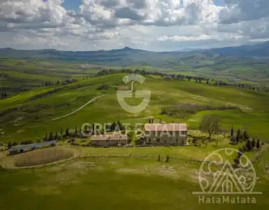 Buy in Italy for 2400000€